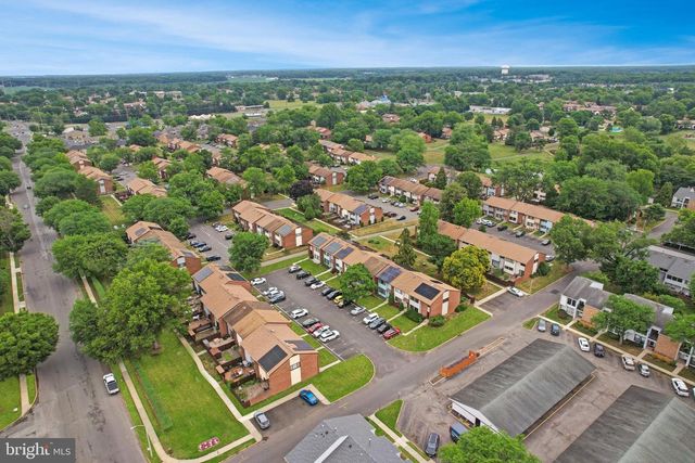 17 DENNISON DR, East Windsor, NJ 08520