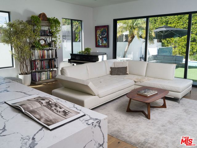 12713 Tiara Street, Valley Village, CA 91607