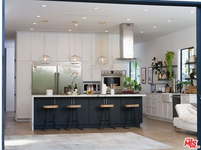 12713 Tiara Street, Valley Village, CA 91607