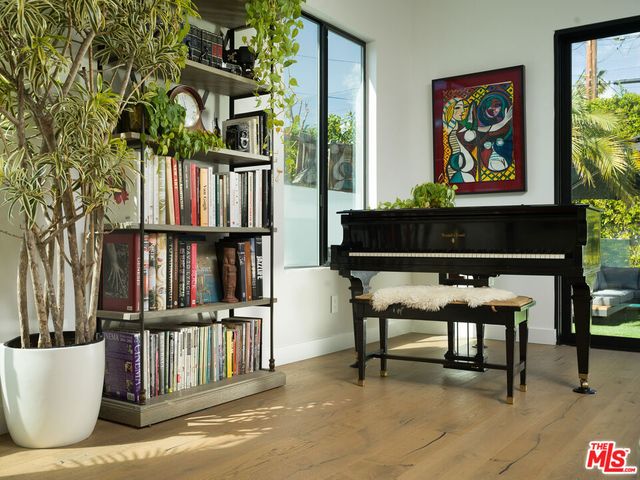 12713 Tiara Street, Valley Village, CA 91607