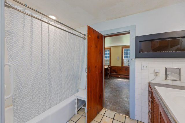 30 Thornton Road West, Merrimack, NH 03054