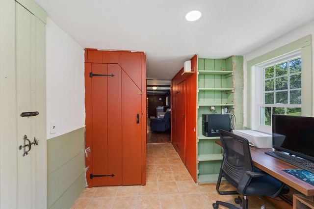 30 Thornton Road West, Merrimack, NH 03054