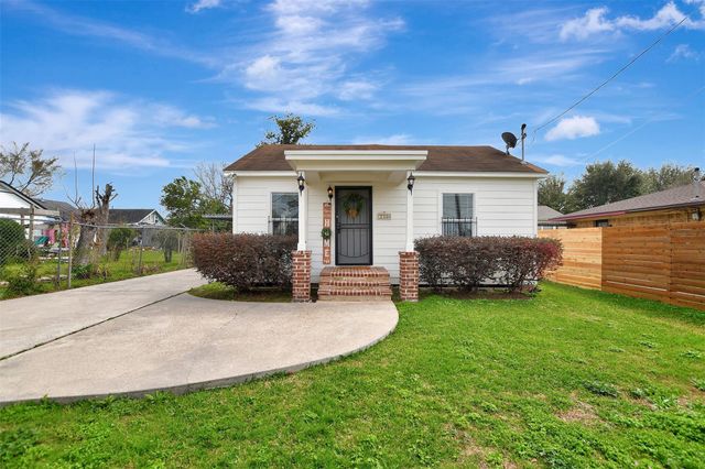 7714 Helmers Street, Houston, TX 77022