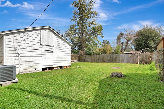 7714 Helmers Street, Houston, TX 77022