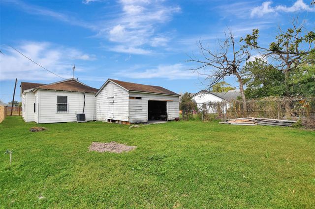 7714 Helmers Street, Houston, TX 77022