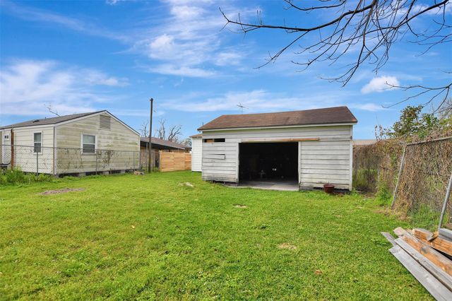 7714 Helmers Street, Houston, TX 77022