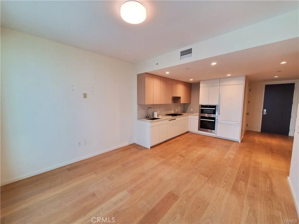 877 Francisco Street 1805, Los Angeles, CA 90017