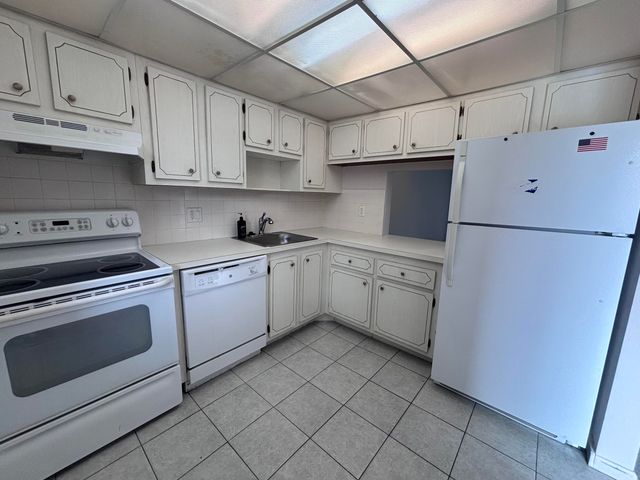 1015 Country Club Drive 205, Margate, FL 33063