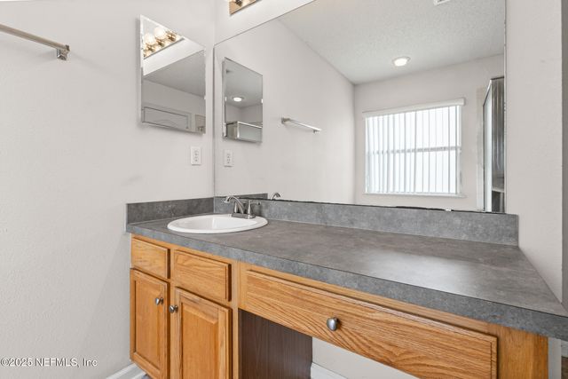 11318 CHRISTI OAKS Drive, Jacksonville, FL 32220