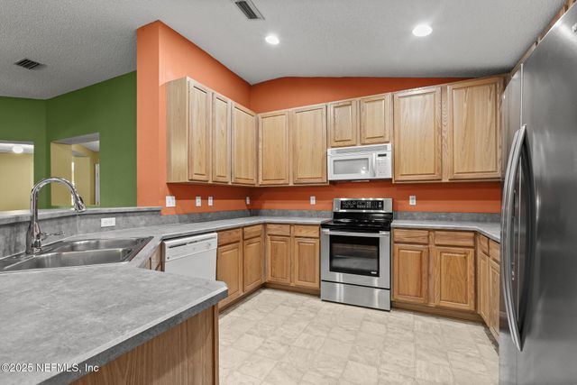 11318 CHRISTI OAKS Drive, Jacksonville, FL 32220