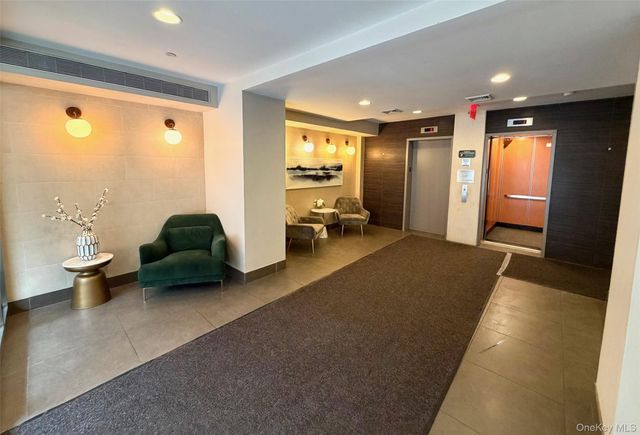 31-35 31ST Street 516, Astoria, NY 11106