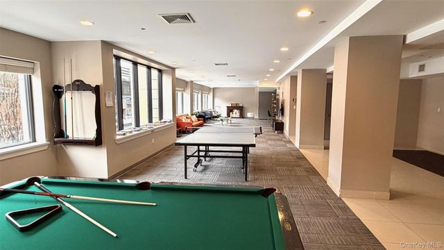 31-35 31ST Street 516, Astoria, NY 11106