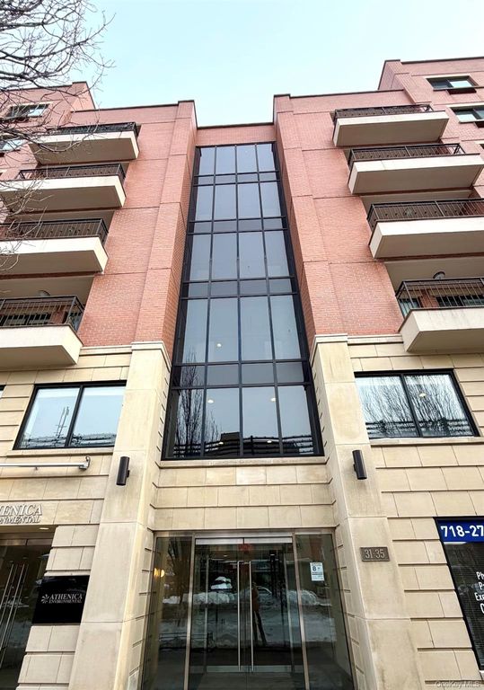 31-35 31ST Street 516, Astoria, NY 11106