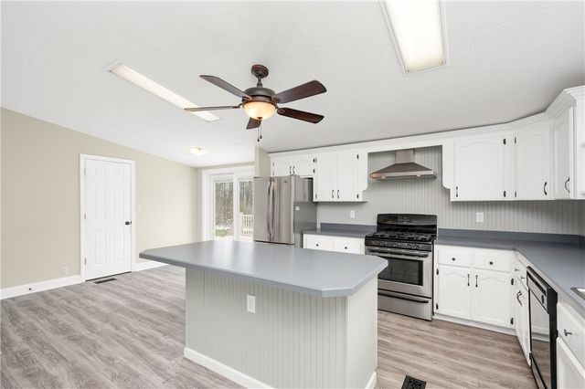 234 cherry blossom, Connoquenessing Twp, PA 16033