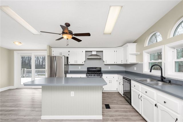 234 cherry blossom, Connoquenessing Twp, PA 16033