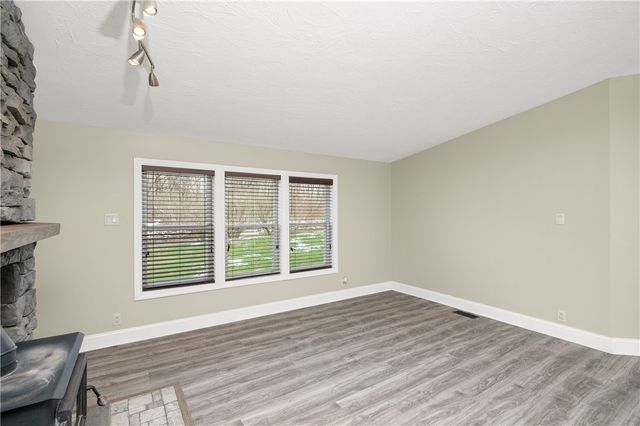 234 cherry blossom, Connoquenessing Twp, PA 16033