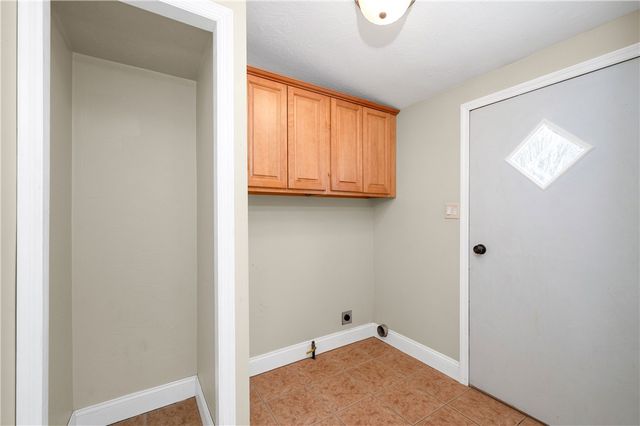 234 cherry blossom, Connoquenessing Twp, PA 16033