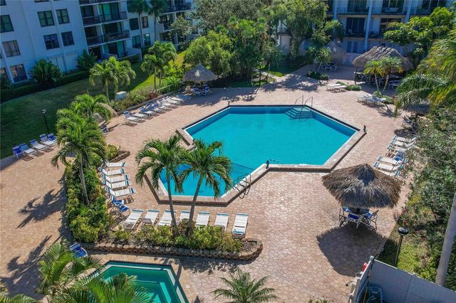 320 ISLAND WAY 605, Clearwater Beach, FL 33767