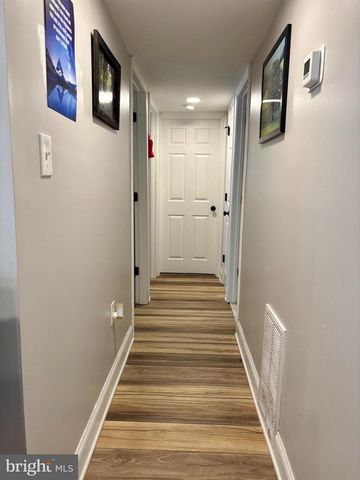 102 OVAL CIR, Wilmington, DE 19801