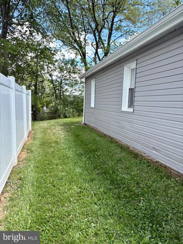 102 OVAL CIR, Wilmington, DE 19801