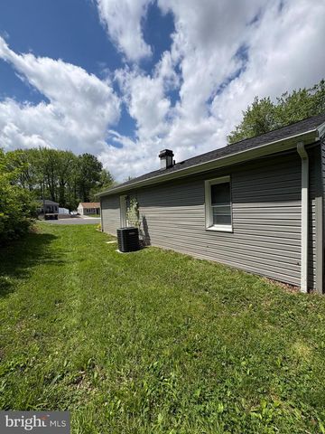 102 OVAL CIR, Wilmington, DE 19801