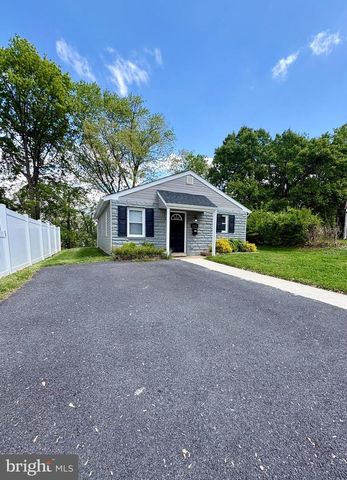 102 OVAL CIR, Wilmington, DE 19801