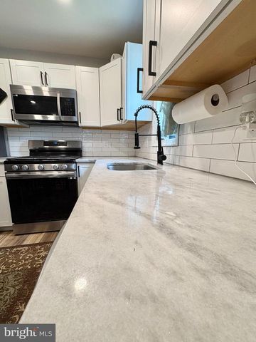 102 OVAL CIR, Wilmington, DE 19801