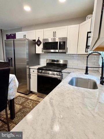 102 OVAL CIR, Wilmington, DE 19801