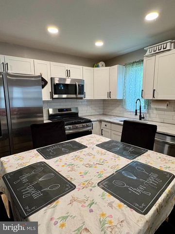 102 OVAL CIR, Wilmington, DE 19801