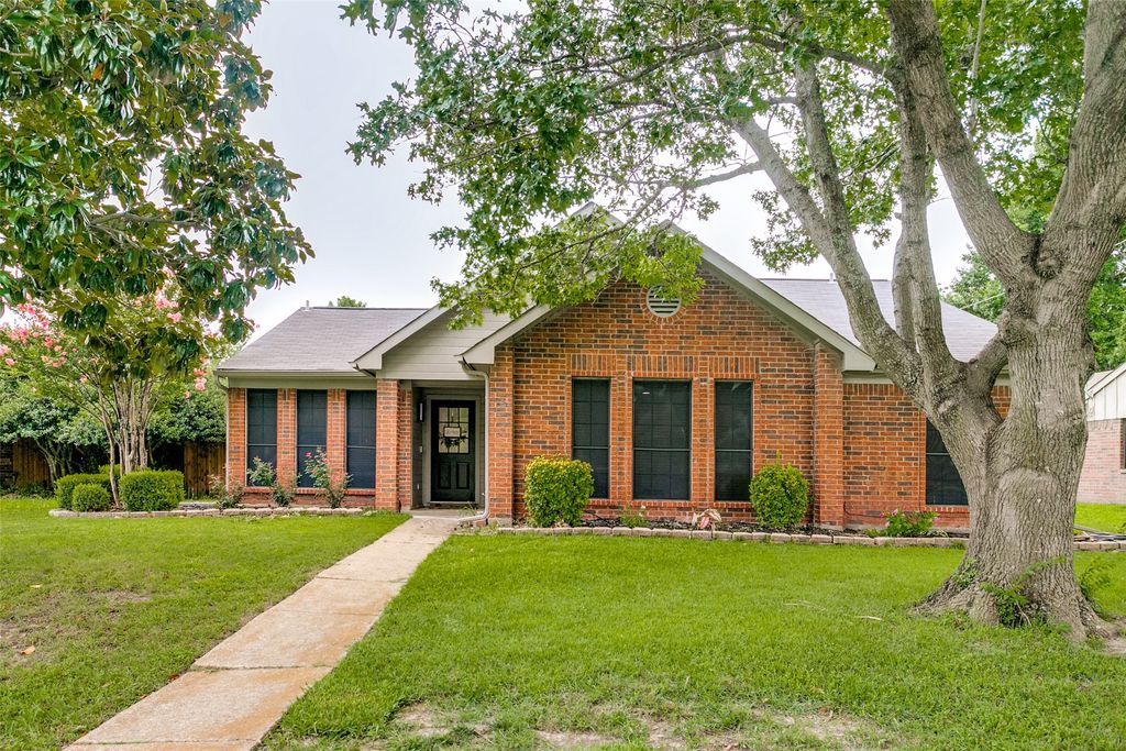 1300 Wyndham Drive, Wylie, TX 75098
