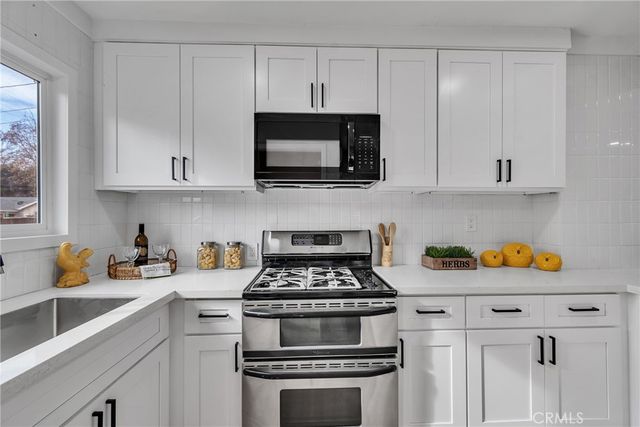 871 W 29th Street, San Bernardino, CA 92405