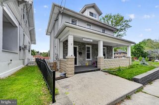 10 LAUREL ST, Pine Grove, PA 17963