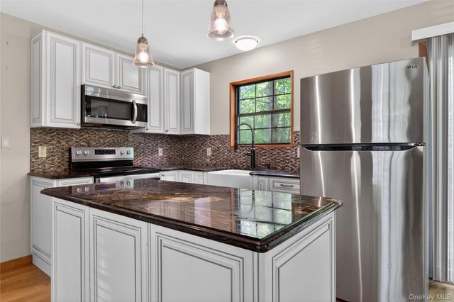 110 Ledgeview Drive, Other, PA 18428