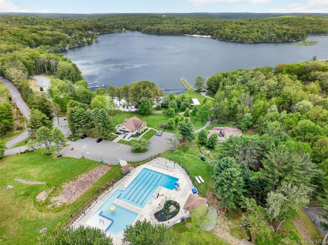 110 Ledgeview Drive, Other, PA 18428