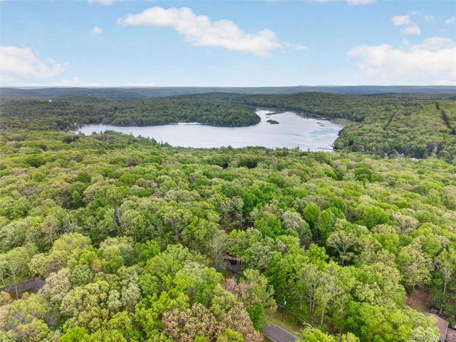 110 Ledgeview Drive, Other, PA 18428