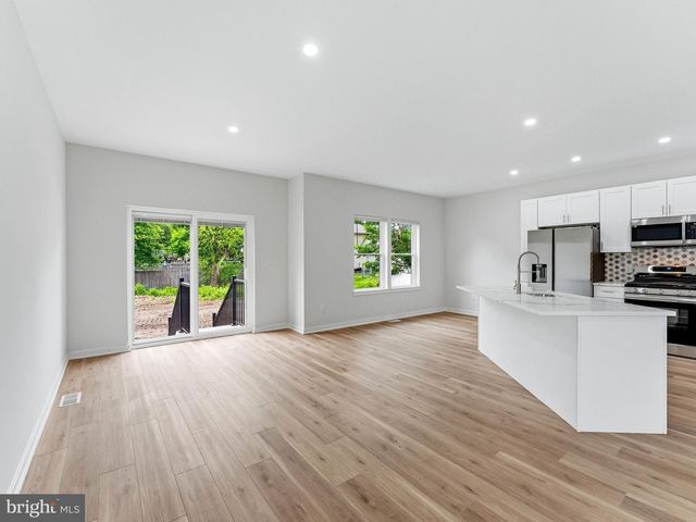 421 ALMONESSON RD, Blackwood, NJ 08012