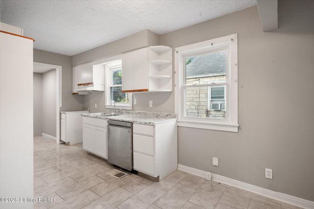 2455 Lindbergh Dr, Louisville, KY 40208