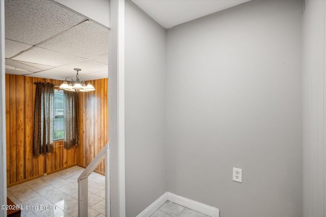 2455 Lindbergh Dr, Louisville, KY 40208