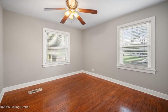 2455 Lindbergh Dr, Louisville, KY 40208