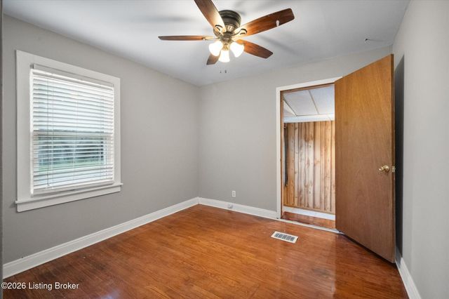 2455 Lindbergh Dr, Louisville, KY 40208