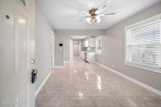 2455 Lindbergh Dr, Louisville, KY 40208