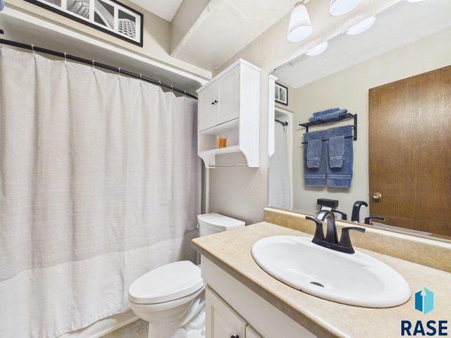 3712 S Terry Ave Avenue 203, Sioux Falls, SD 57106