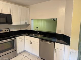 7779 Jewel LN 102, Naples, FL 34109