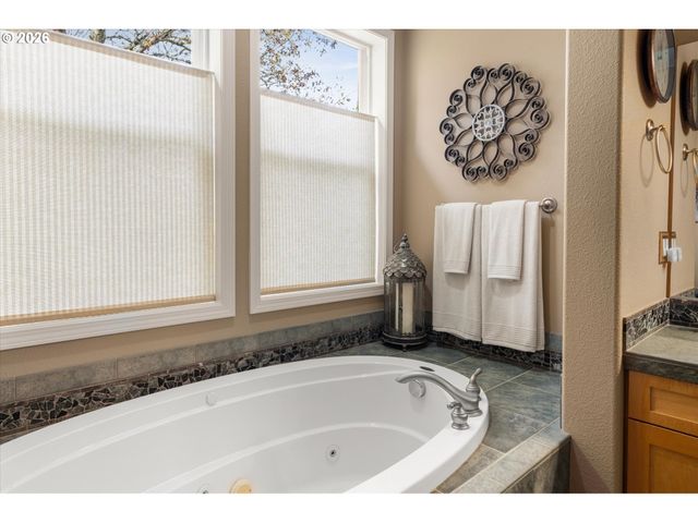 12412 Ne 45TH Ave, Vancouver, WA 98686