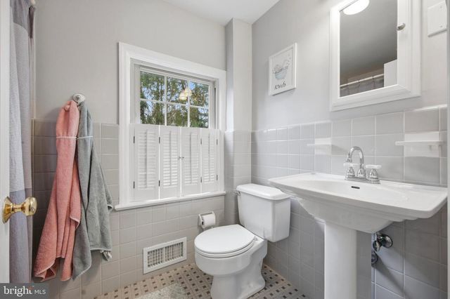 601 CEDAR LN, Villanova, PA 19085