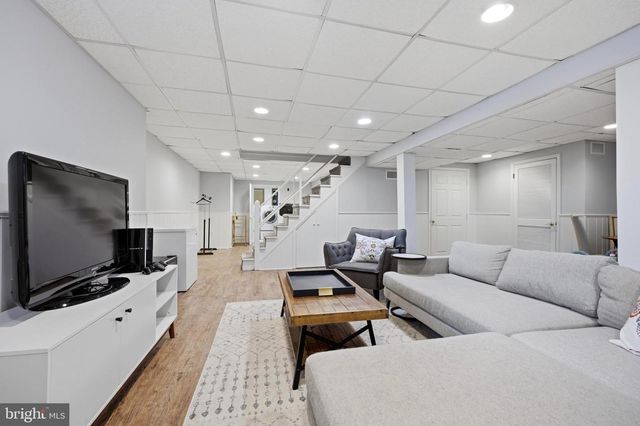 601 CEDAR LN, Villanova, PA 19085