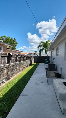 3533 SW 91st Ave A, Miami, FL 33165