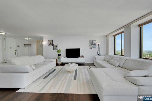 200 Winston Drive 2504, Cliffside Park, NJ 07010