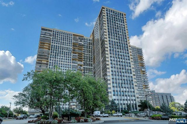 200 Winston Drive 2504, Cliffside Park, NJ 07010