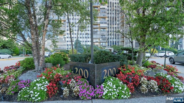 200 Winston Drive 2504, Cliffside Park, NJ 07010